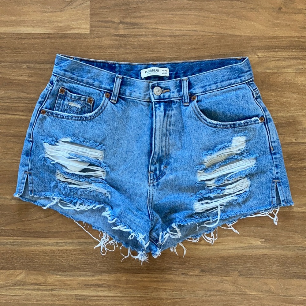 Pull&Bear distressed high-wasted Jean shorts
